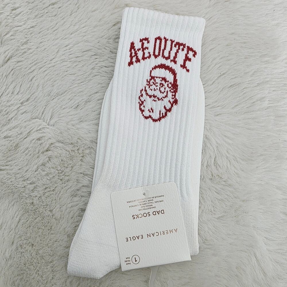 American Eagle White Red Dad’s Crew Socks NWT Mens One Size Super Soft Festive